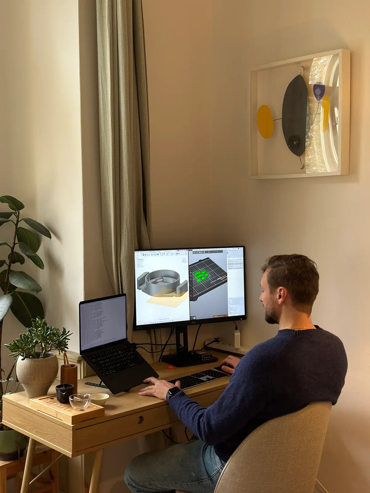 Ondřej u počítače modeluje díl ovladače DOTTA