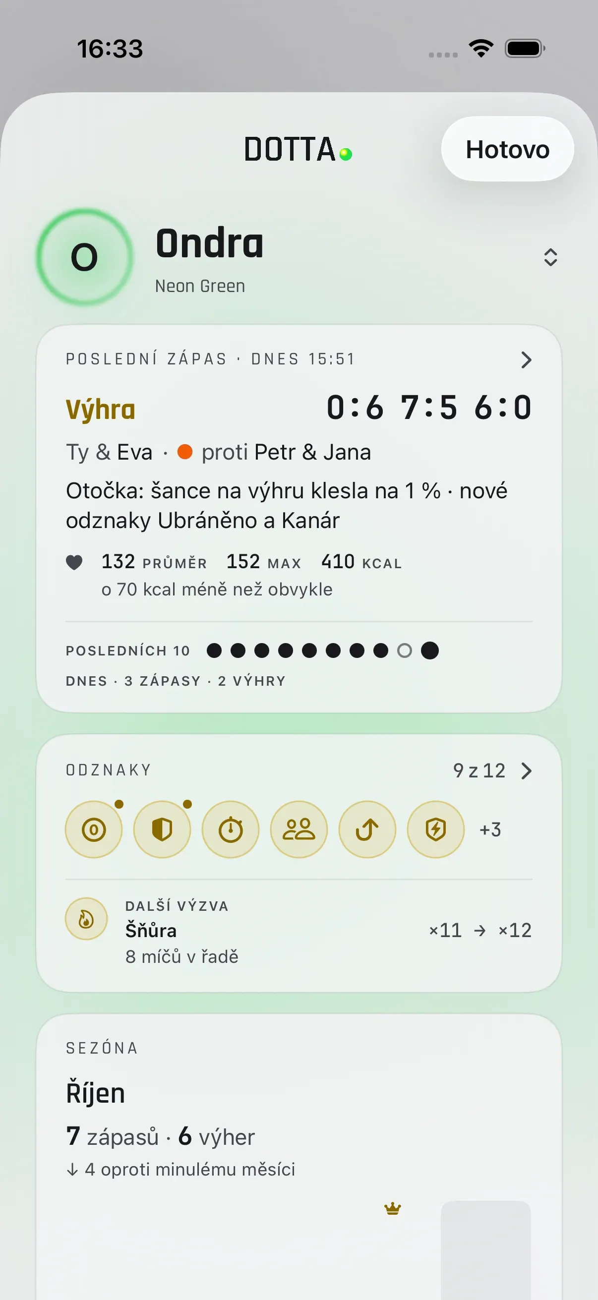 Snímek aplikace DOTTA: karta zdraví ve hře (tep, kalorie, kroky) v profilu